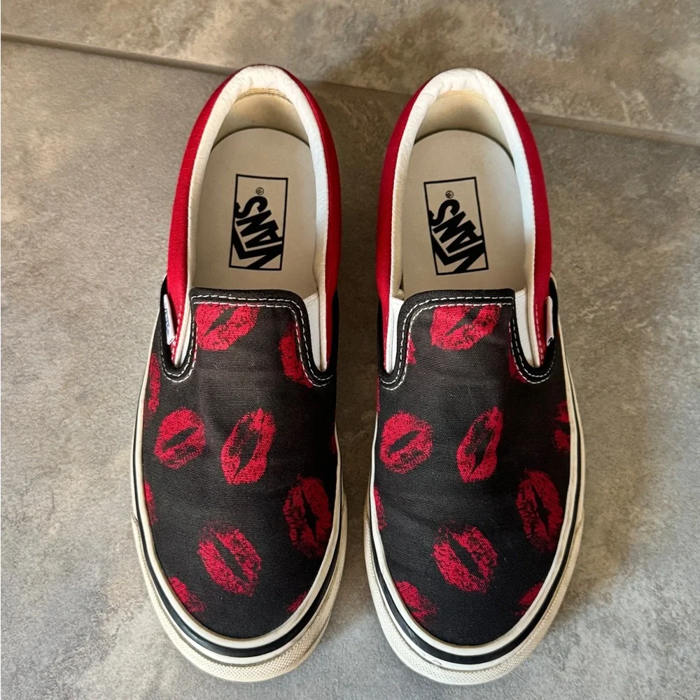 Vans Valentine’s shoes💋 - Picture 2 of 7